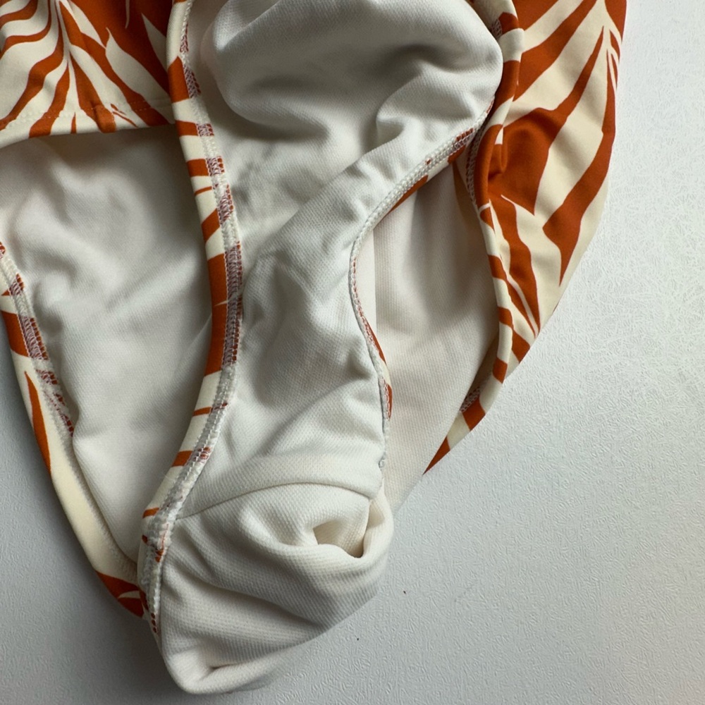 Shade and‎ shore women’s size medium bead knot detail one piece swimsuit - Picture 6 of 9